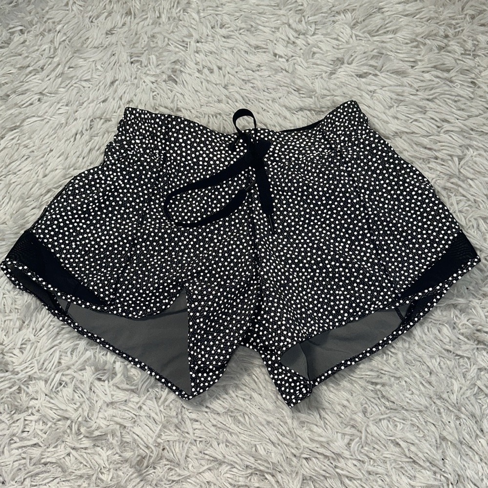 Lululemon Hotty Hot Short Long (Reflective) (4" ) Frozen Fizz Reflective Silver